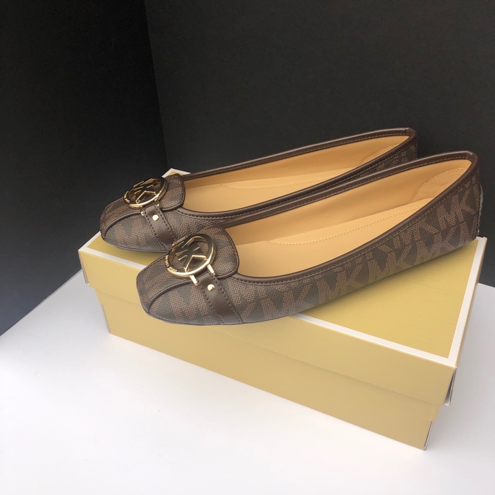 🎉HOST PICK 🎉NEW MICHAEL KORS FULTON FLATS - Picture 5 of 9